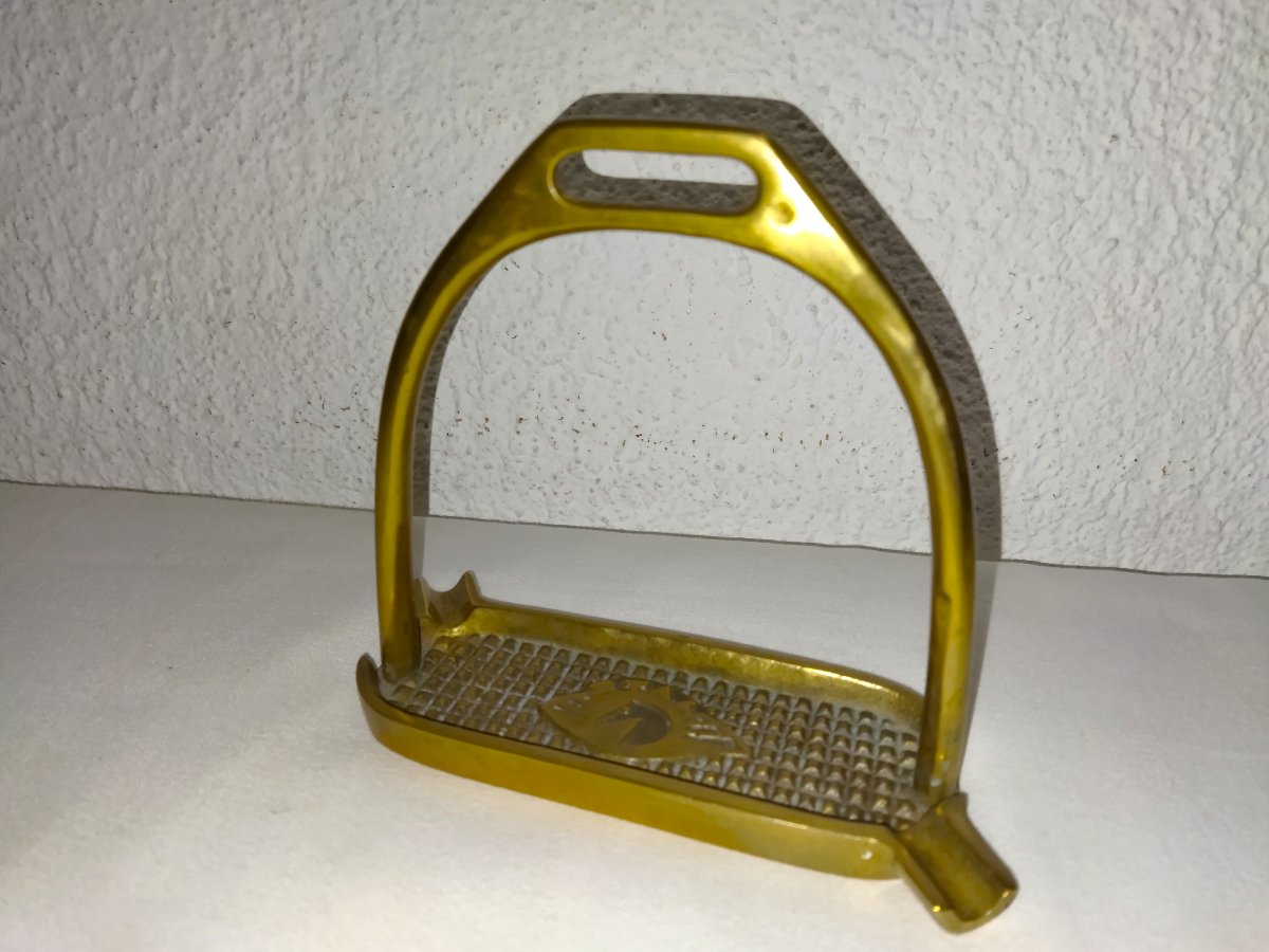 Stal Paris Vintage And Designer Brass Ashtray Horse Riding Stirrup Display Item Collection-photo-1