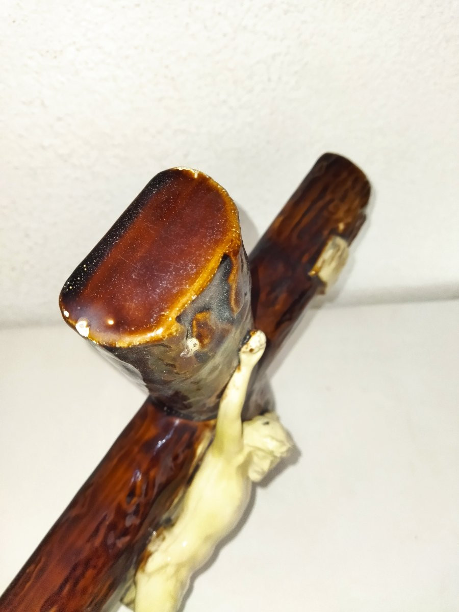 Inri Christ And His Cross In Glazed Earthenware. Religious Liturgical Object Collection-photo-2