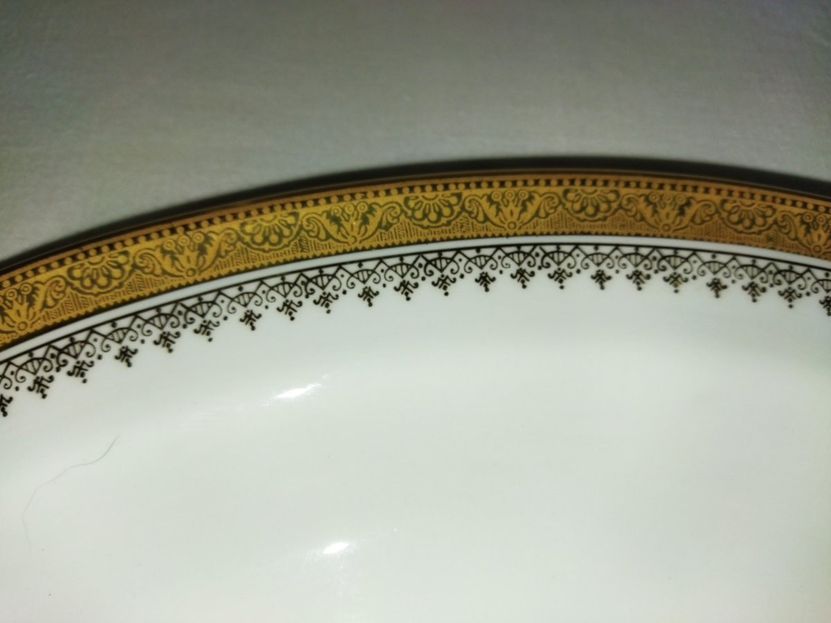 LIMOGES  Plat de Service ovale  En Porcelaine Dorée  "UNIC Paris" Art de la Table-photo-1