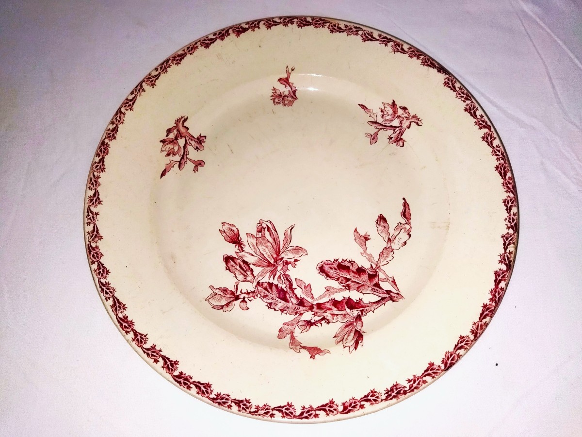 GIEN  Grand Plat de Présentation Modèle "CACTUS" Vieux Rose  Terre de Fer Porcelaine Opaque