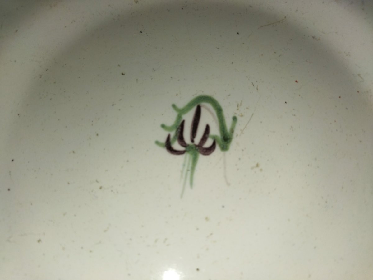 FAIENCE RÉGIONALE Série de 6 Assiettes anciennes à Ailes chantournées XVIII-photo-6