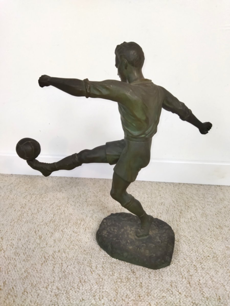 FUGERE HENRY Sculpture sportive en Régule patine verte Footballeur ART DECO-photo-2