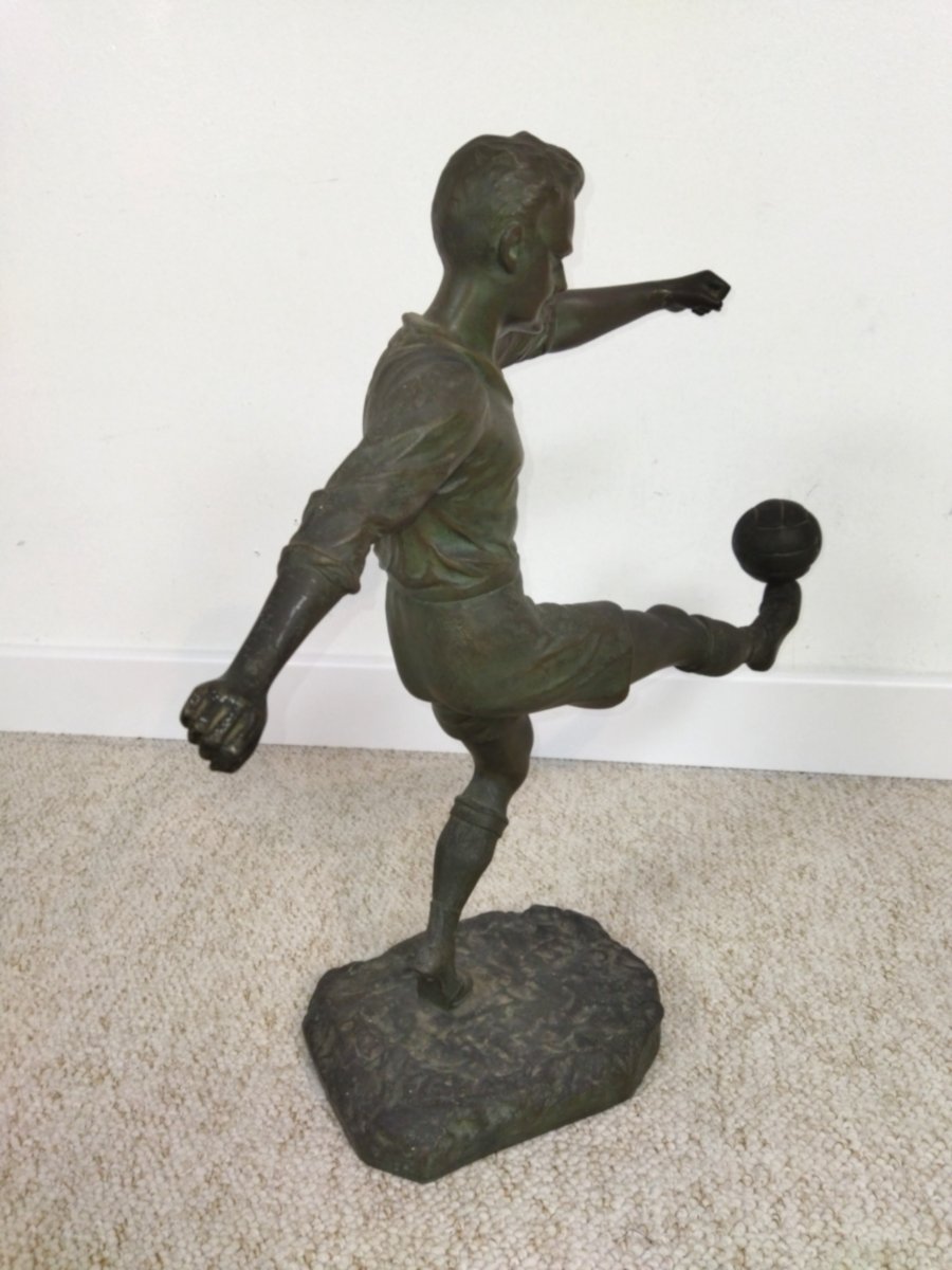 FUGERE HENRY Sculpture sportive en Régule patine verte Footballeur ART DECO-photo-4