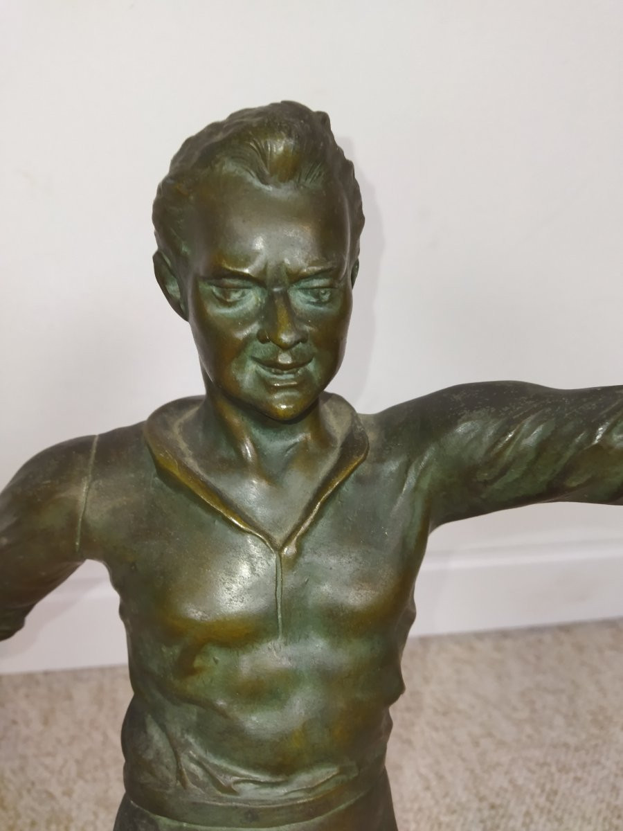 FUGERE HENRY Sculpture sportive en Régule patine verte Footballeur ART DECO-photo-7