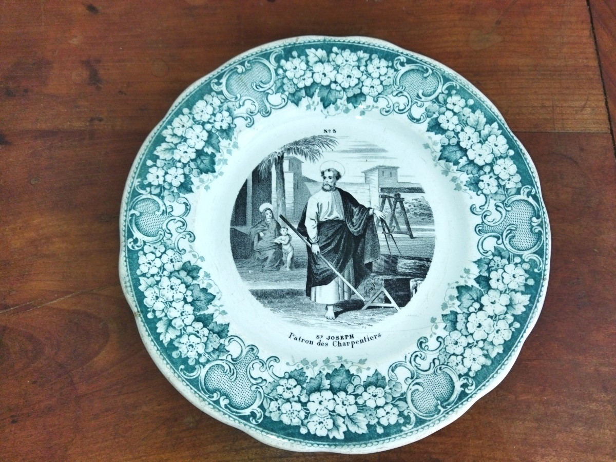CREIL & MONTEREAU Assiette Légendée "SAINT JOSEPH" Patron des Charpentiers Collection XIX