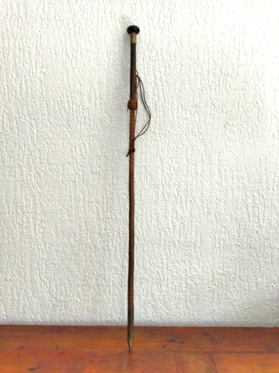 MAKHILA Baton de Marche et de Défense Basque Canne de berger Néflier Cuir Collection