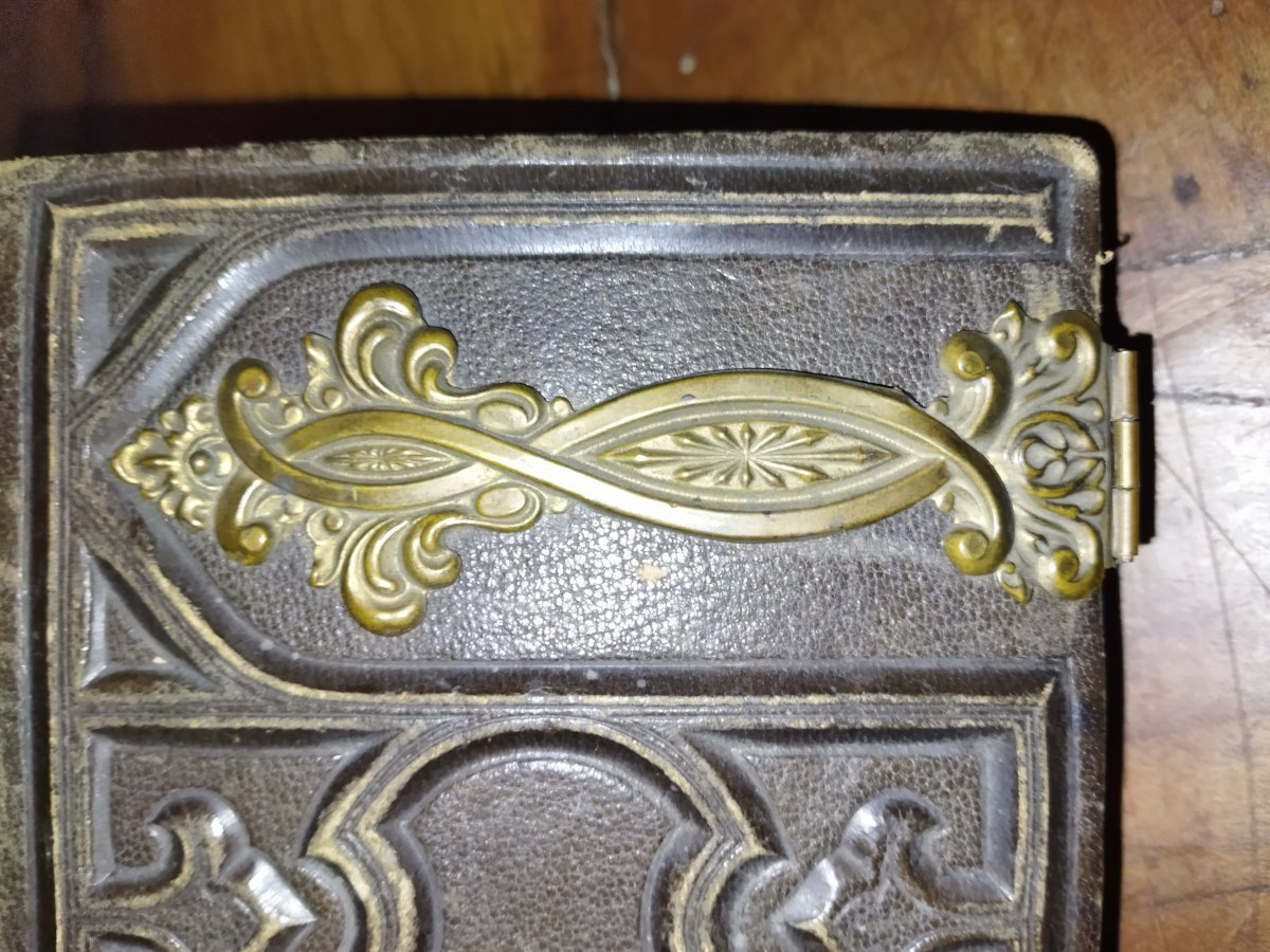 ALBUM Photos ancien Fermoir ouvragé Laiton Collection XIX-photo-1