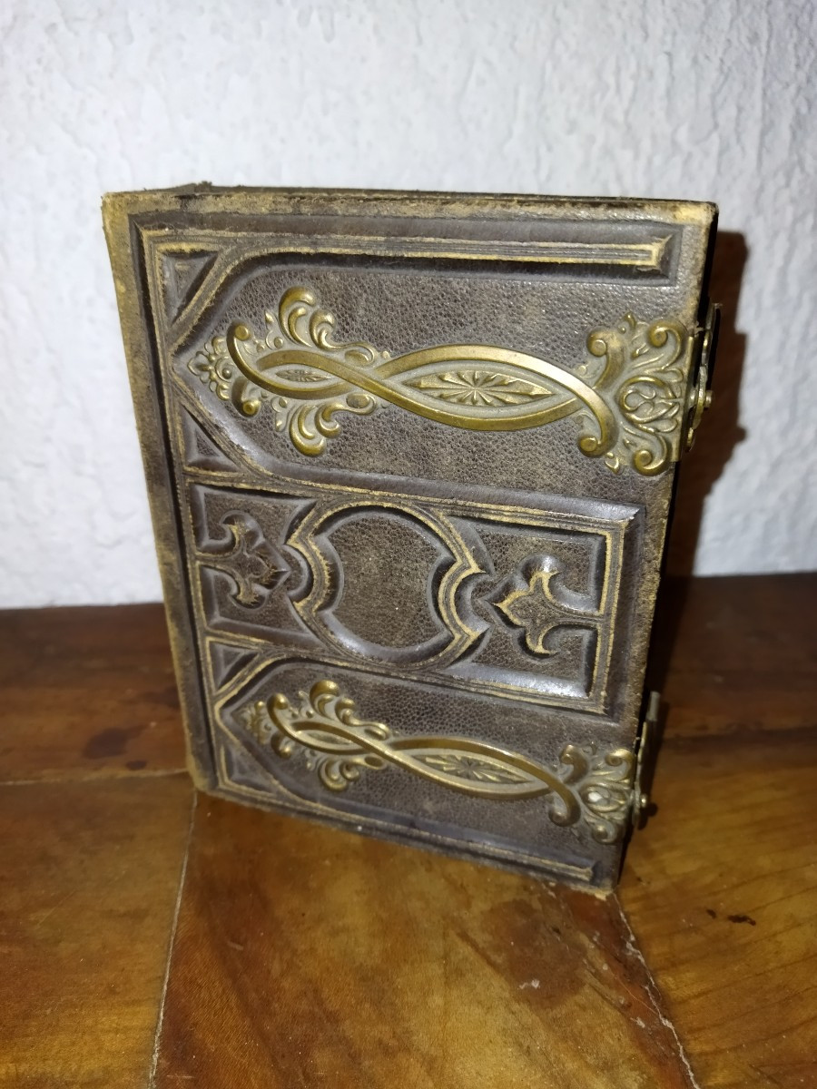 ALBUM Photos ancien Fermoir ouvragé Laiton Collection XIX