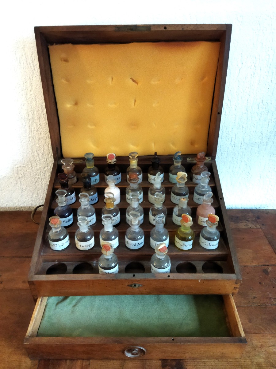 PHARMACIE Meuble de Métier Présentoir Flacons Apothicaire Collection