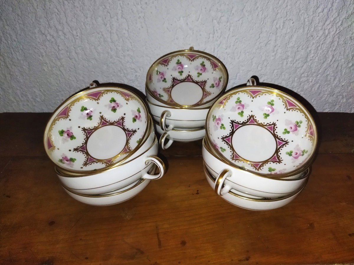 Limoges Legrand & Cie Set Of 12 Hand-decorated And Gilded Porcelain Cups