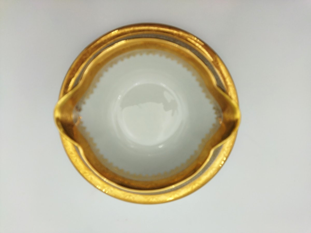 LIMOGES UNIC SAUCIERE Porcelaine dorée ART DE LA TABLE-photo-1