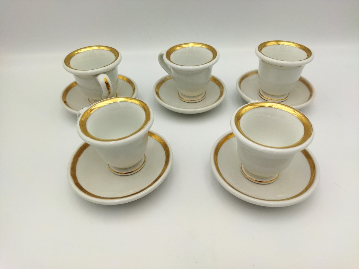 Série de 5 Tasses Brulots et leur Soucoupes en Porcelaine Émaillée avec Dorure XIX-photo-1