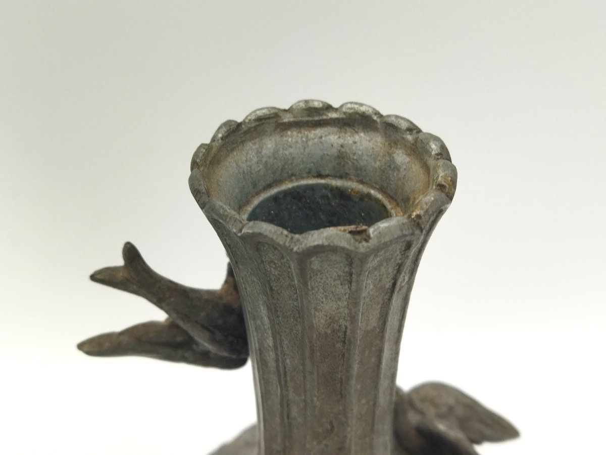 Art Nouveau Pair Of Pewter/spelter Vases Decorated With Doves And Flowers-photo-3