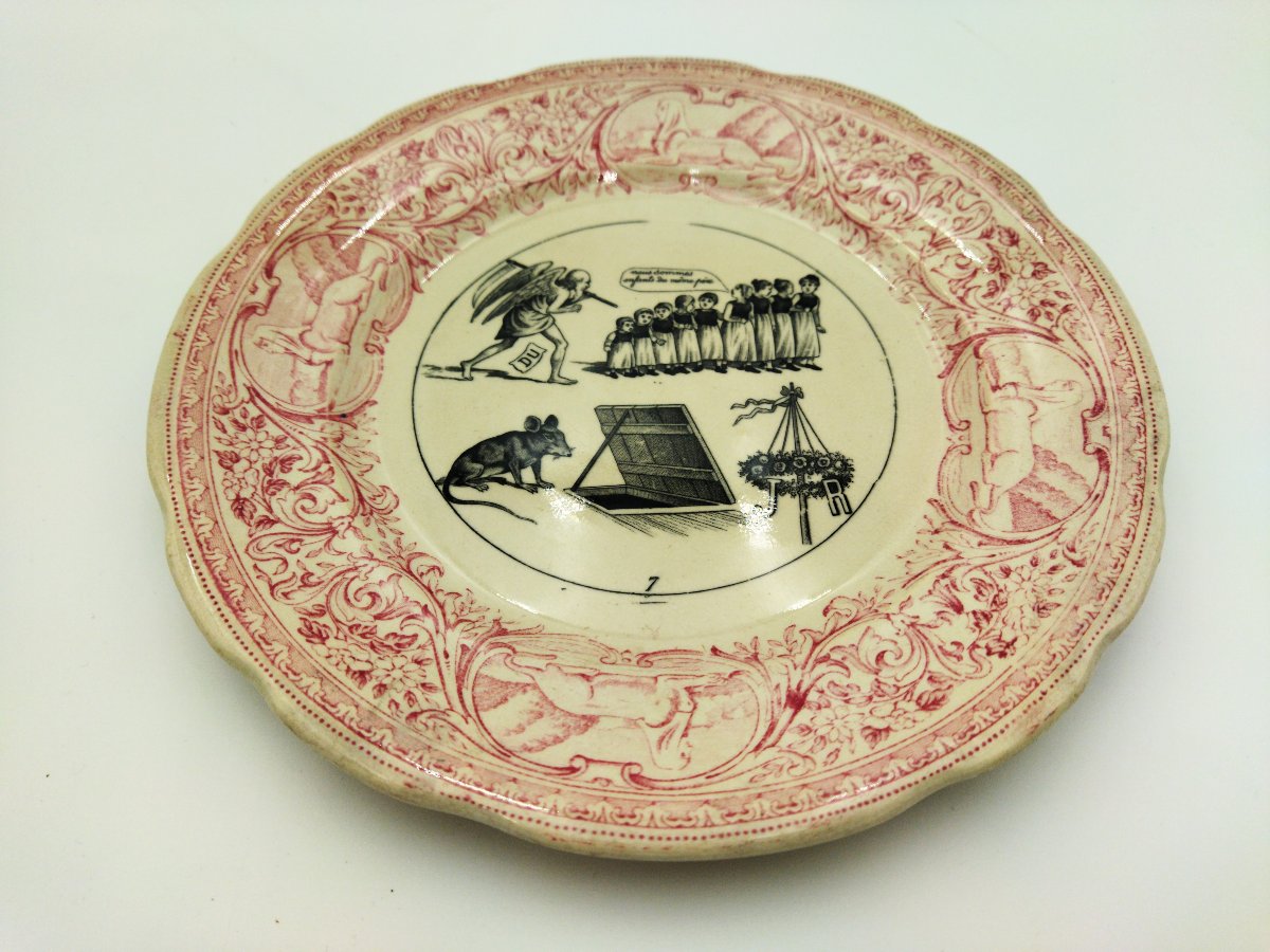 Sarreguemines 2 Antique Rebus Plates, Old Rose Earthenware, Sphinx Decoration, 19th Century Collection-photo-1