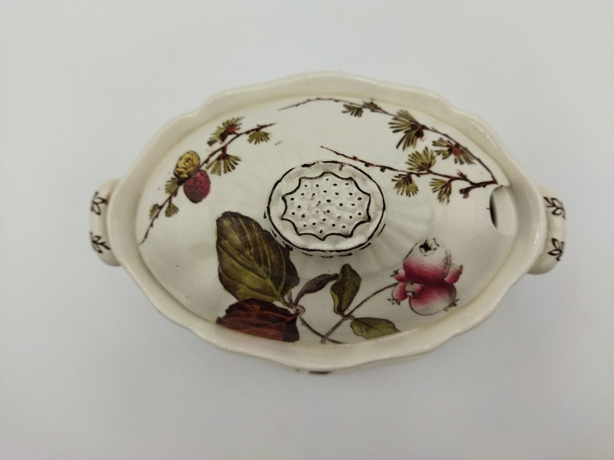 Antique Sauciere On Pedestal With English Tiled Lid -photo-1