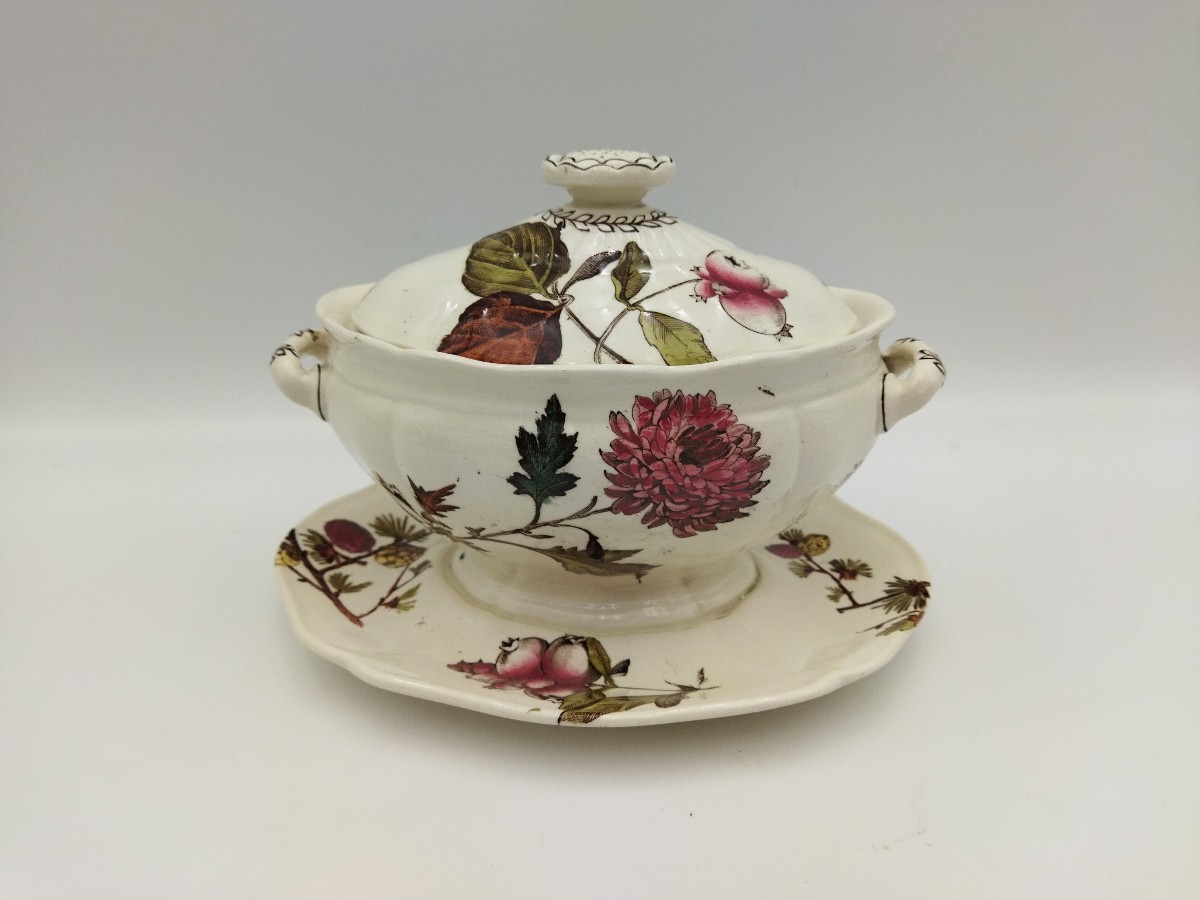 Antique Sauciere On Pedestal With English Tiled Lid 