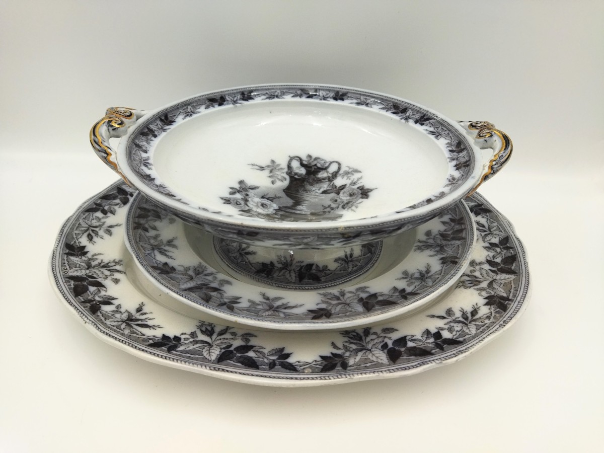 Set Of 3 English Tile Plates Victorian Baroque Motif