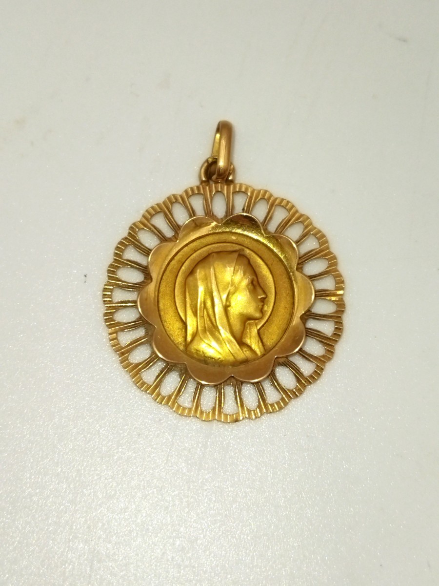 Gold Religious Medal Eagle Head Hallmark Display Item Collection
