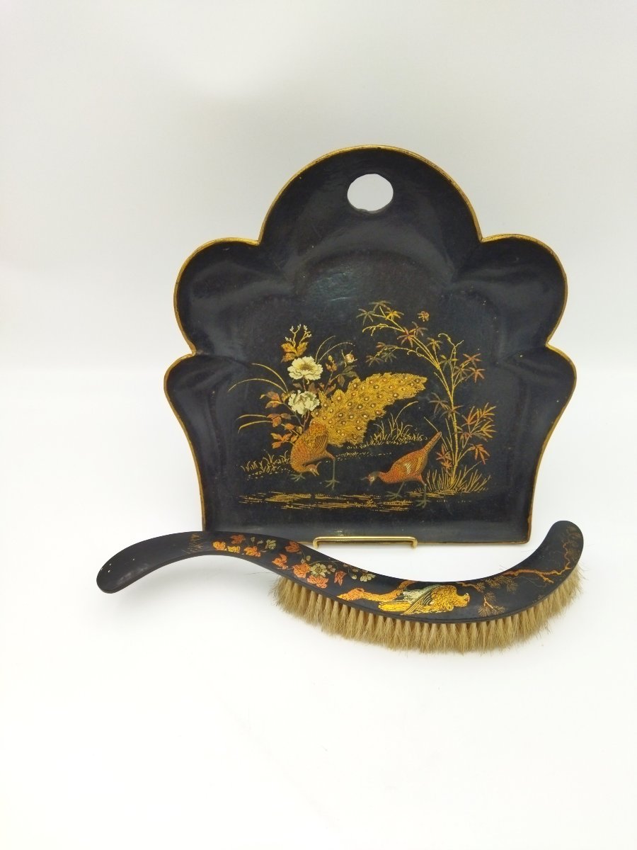 Napoleon III Antique Crumb Catcher And Its Lacquered, Japanese-style Boiled-paper Brush