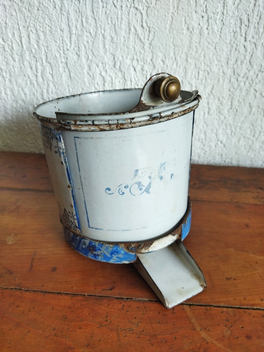 PRESSOIR Culinaire Ancien en Tôle Émaillée et Fonte Art de la Table NAPOLÉON III  -photo-3