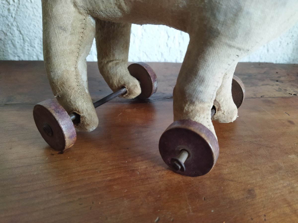 Vintage Toy: Dog On Wheels Collection-photo-2