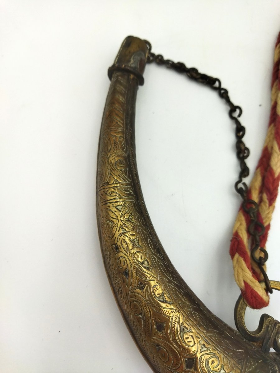 CORNE A POUDRE Ancienne Corne et Laiton Finement Ciselé Maghreb  Militaria COLLECTION-photo-1