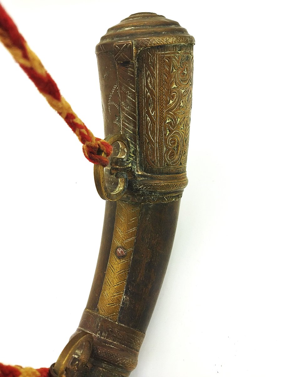 CORNE A POUDRE Ancienne Corne et Laiton Finement Ciselé Maghreb  Militaria COLLECTION-photo-5