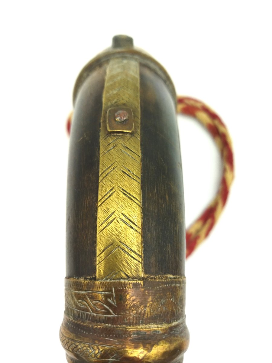 CORNE A POUDRE Ancienne Corne et Laiton Finement Ciselé Maghreb  Militaria COLLECTION-photo-7