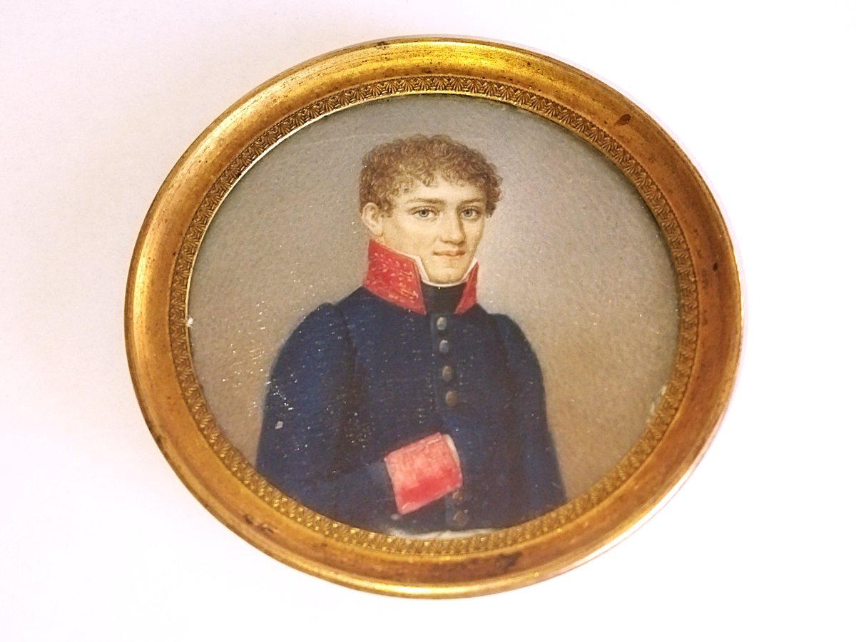 MINIATURE Portrait Jeune Officier Médaillon doré XIX