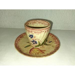 SARREGUEMINES Tasse ancienne et sa Soucoupe Motif Floral Objet de vitrine Collection XIX