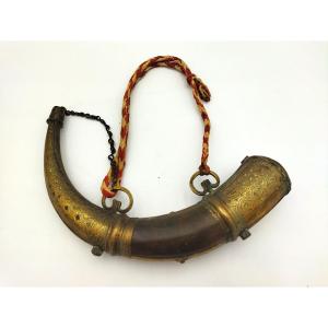Powder Horn Antique Horn And Brass, Finely Chiseled, Maghreb Militaria Collection