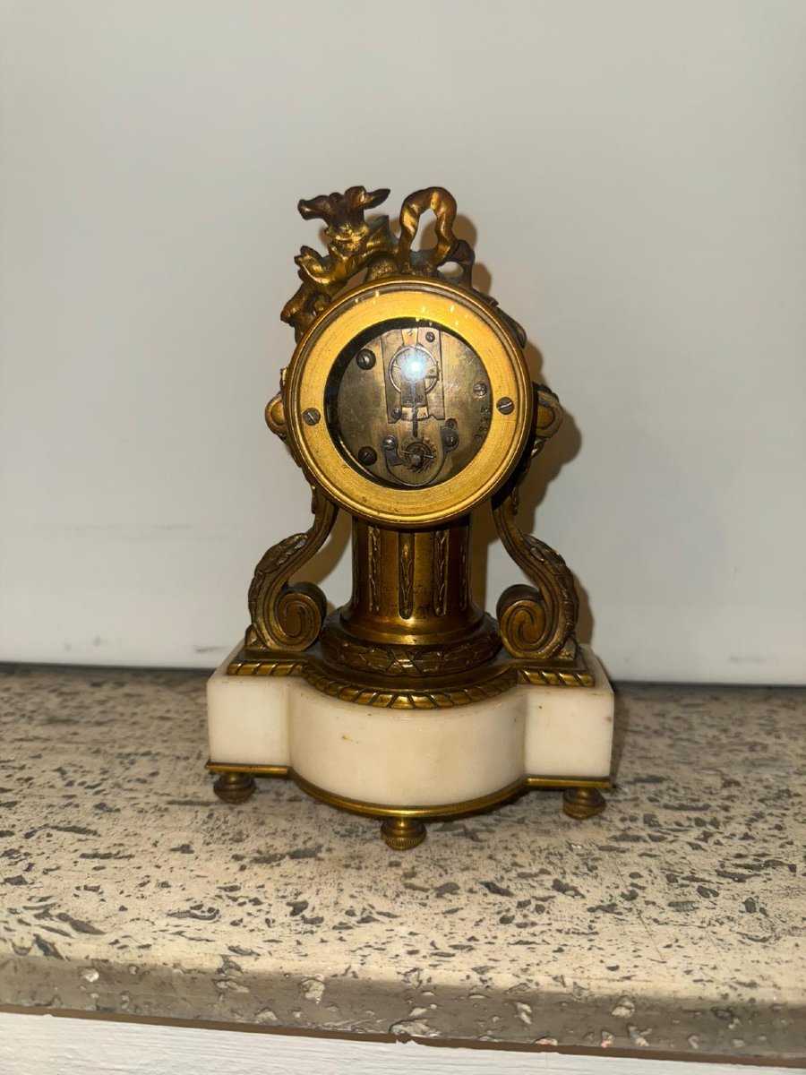 Vieille pendule avec paire de cassolettes bougeoirs réversible style Louis XVI-photo-1