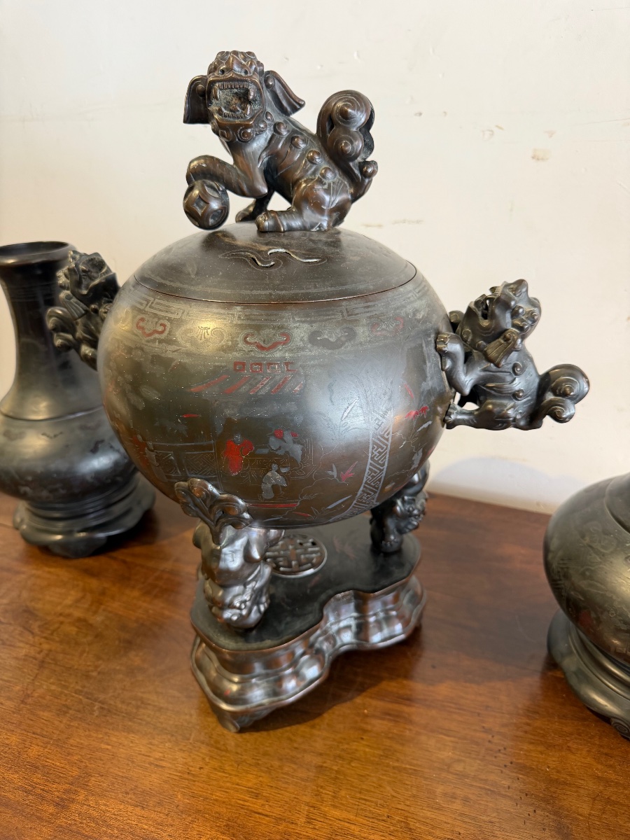 Asian-style Fireplace Trim In Patinated Bronze-photo-3