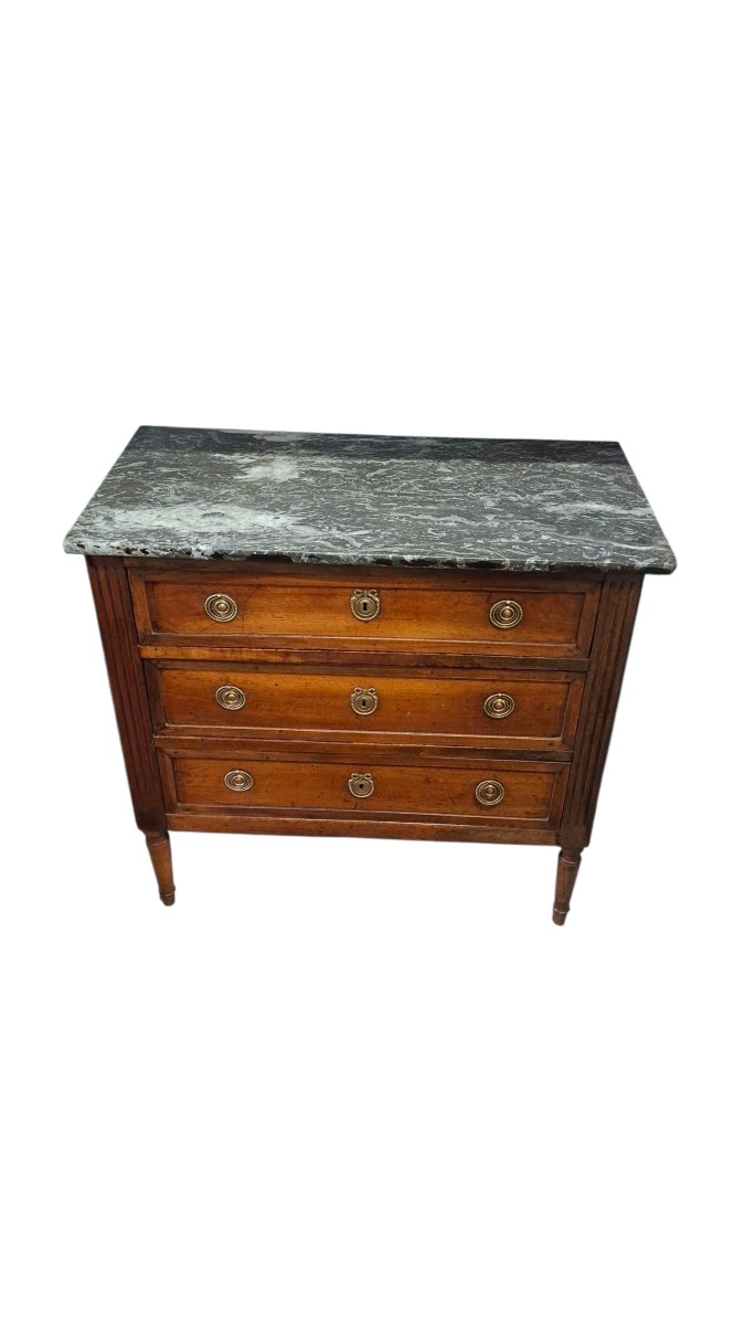 Walnut Chest Of Drawers 
