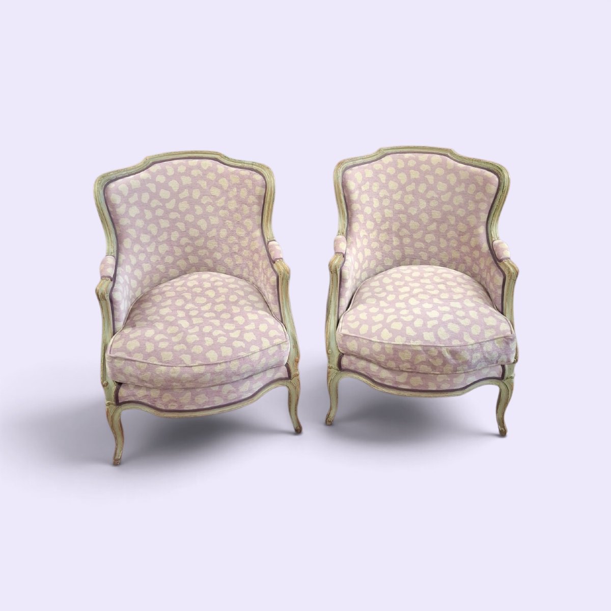 Paire de bergères de style Louis XV