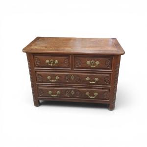 Commode en châtaignier et chene XVIII