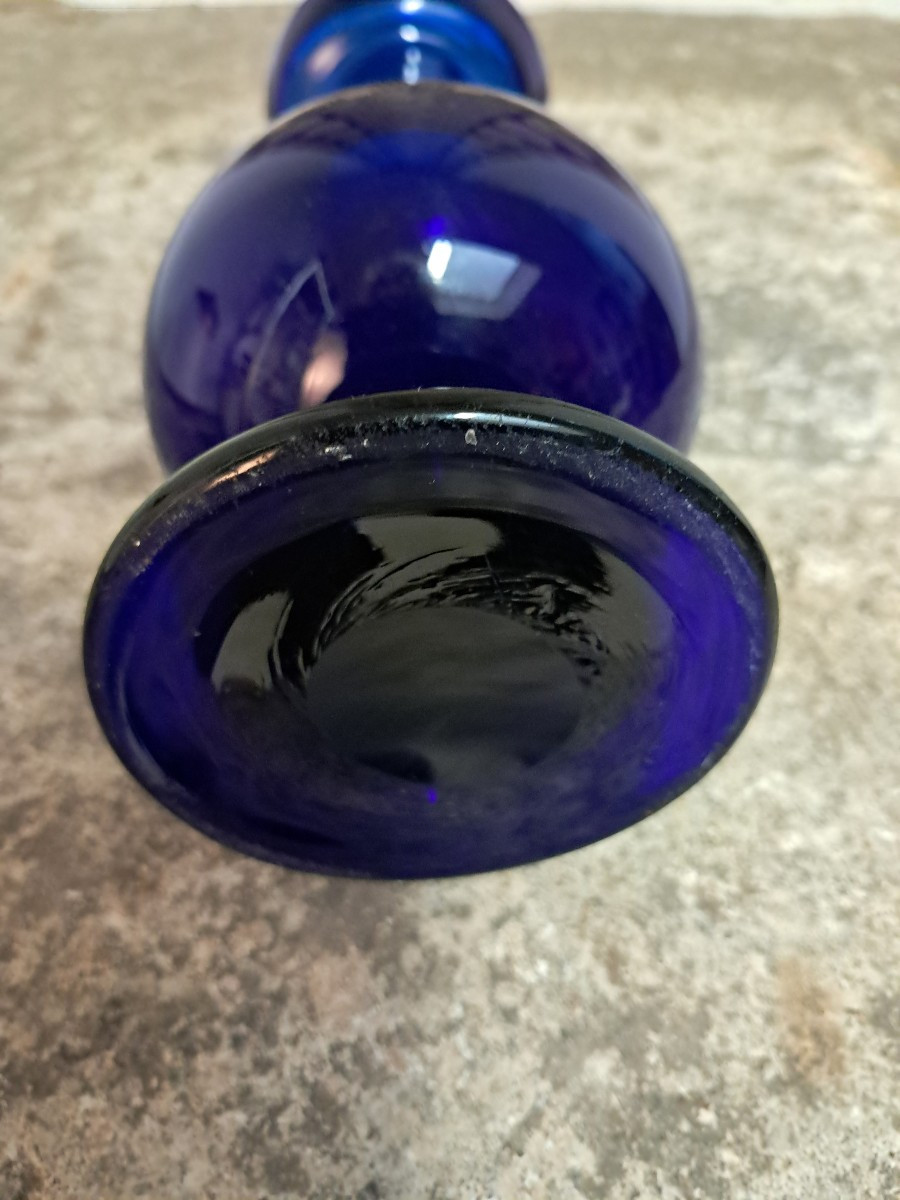 Vase en verre bleu de bordeaux maison boyer-photo-1