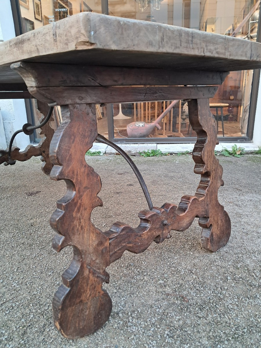 Table espagnole en noyer ancienne. -photo-2
