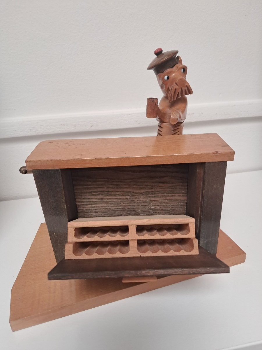 Fox Terrier Cigarette Dispenser At The Bar-photo-4