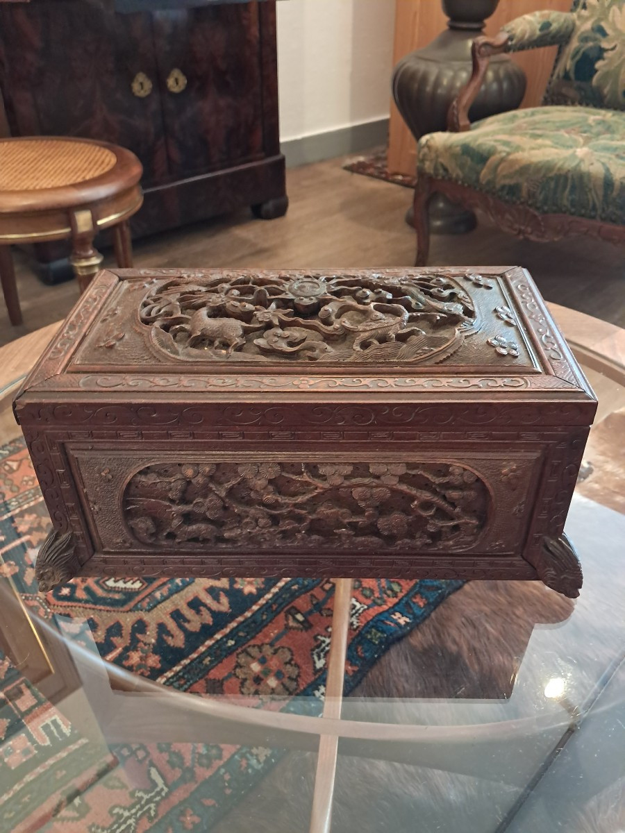 Grand coffret en cèdre travail chine ancien