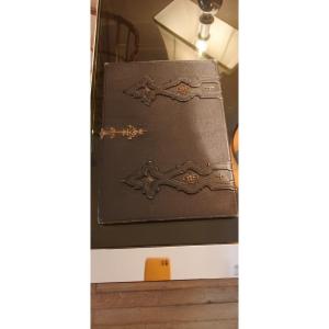 Gothic Style Mail Holder In Leather 19 Eme