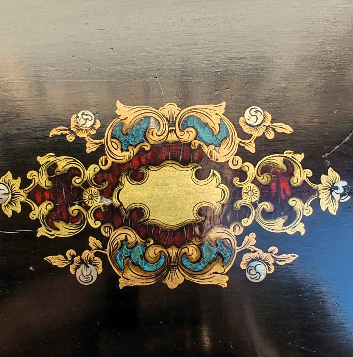 Coffret SUSSE Fréres en bois noirci marqueterie de laiton nacre d’écaille teintée bleu et rouge-photo-4