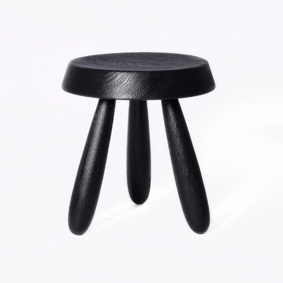 Douglas Mont Pair Of “yakisugi” Or Charred Oak Tripod Stools, 20th Century-photo-1