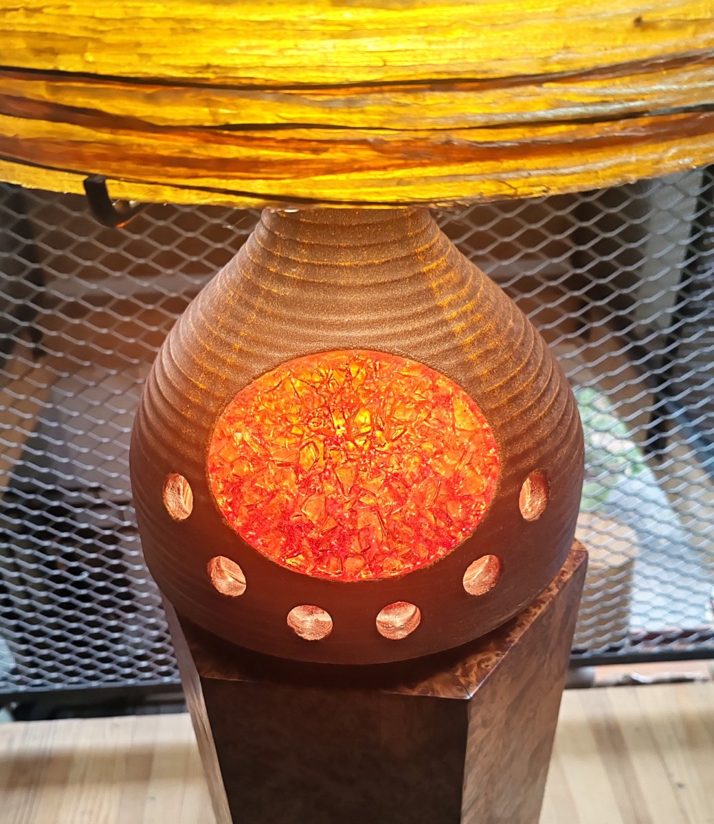 Accolay Potters: Vintage 1960s Resin Lamp With Cord And Ceramic Base, Illuminated-photo-3