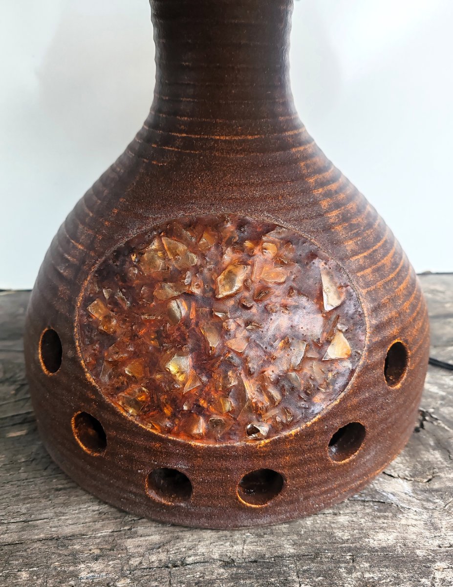 Accolay Potters: Vintage 1960s Resin Lamp With Cord And Ceramic Base, Illuminated-photo-4