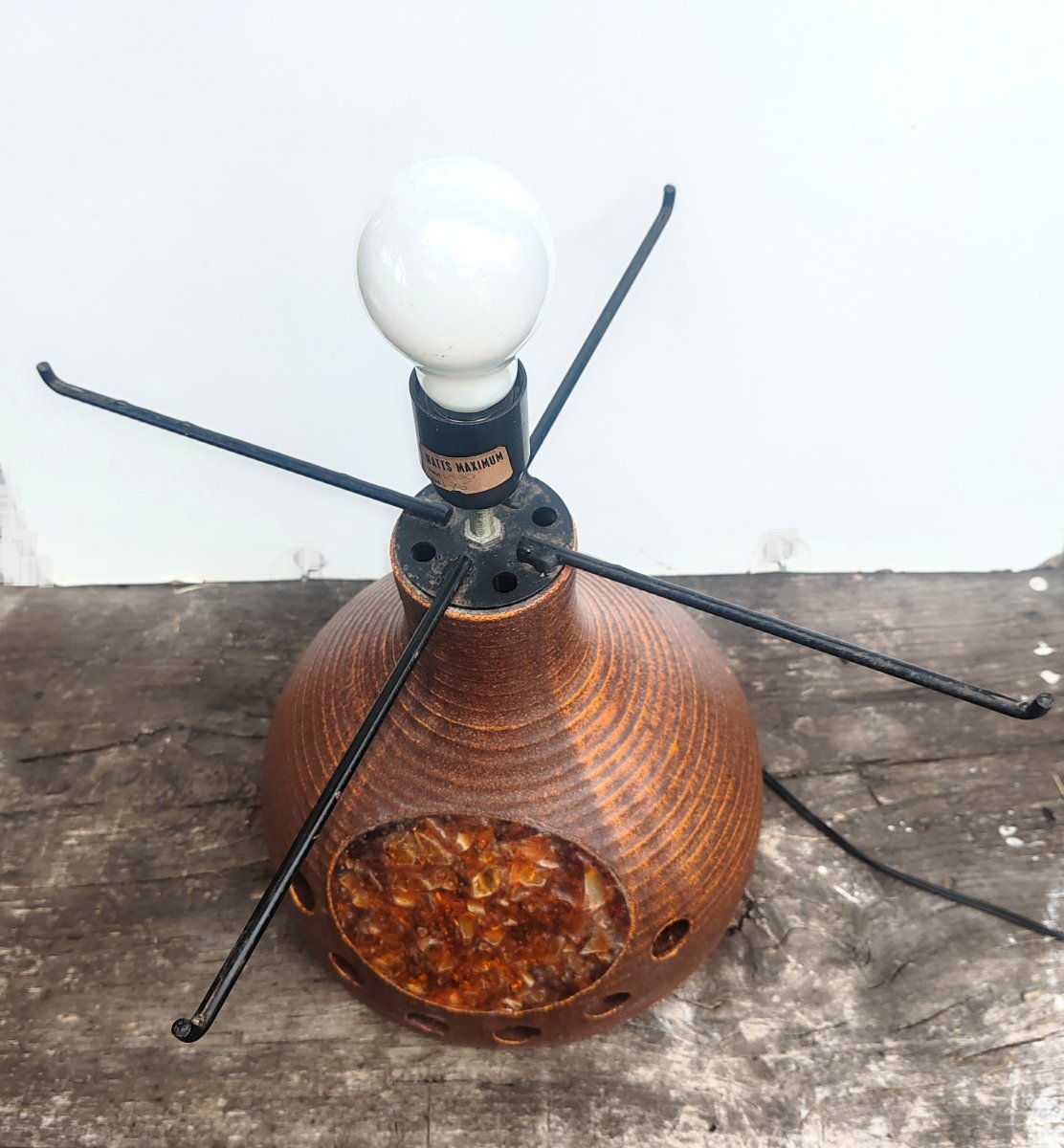 Accolay Potters: Vintage 1960s Resin Lamp With Cord And Ceramic Base, Illuminated-photo-4