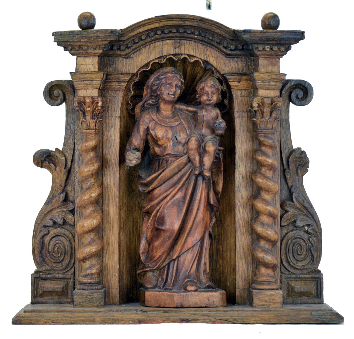 «Vierge à l’enfant» Statue et son support partie d’un rétable en bois sculpté Fin XVII ème