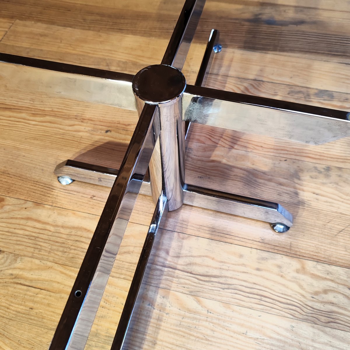 Oval Coffee Table With Chrome-plated Metal Legs And A White Marble Top, Attributed To Florence Knoll-photo-4