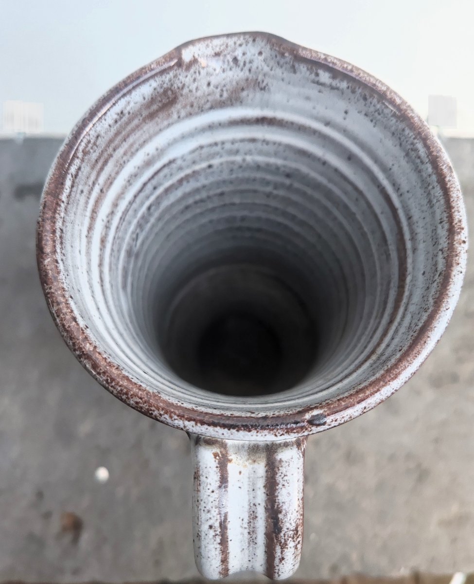 Michel ANASSE Grand Pichet / Vase en grès émaillé blanc sur fond brun vers 1965-photo-1