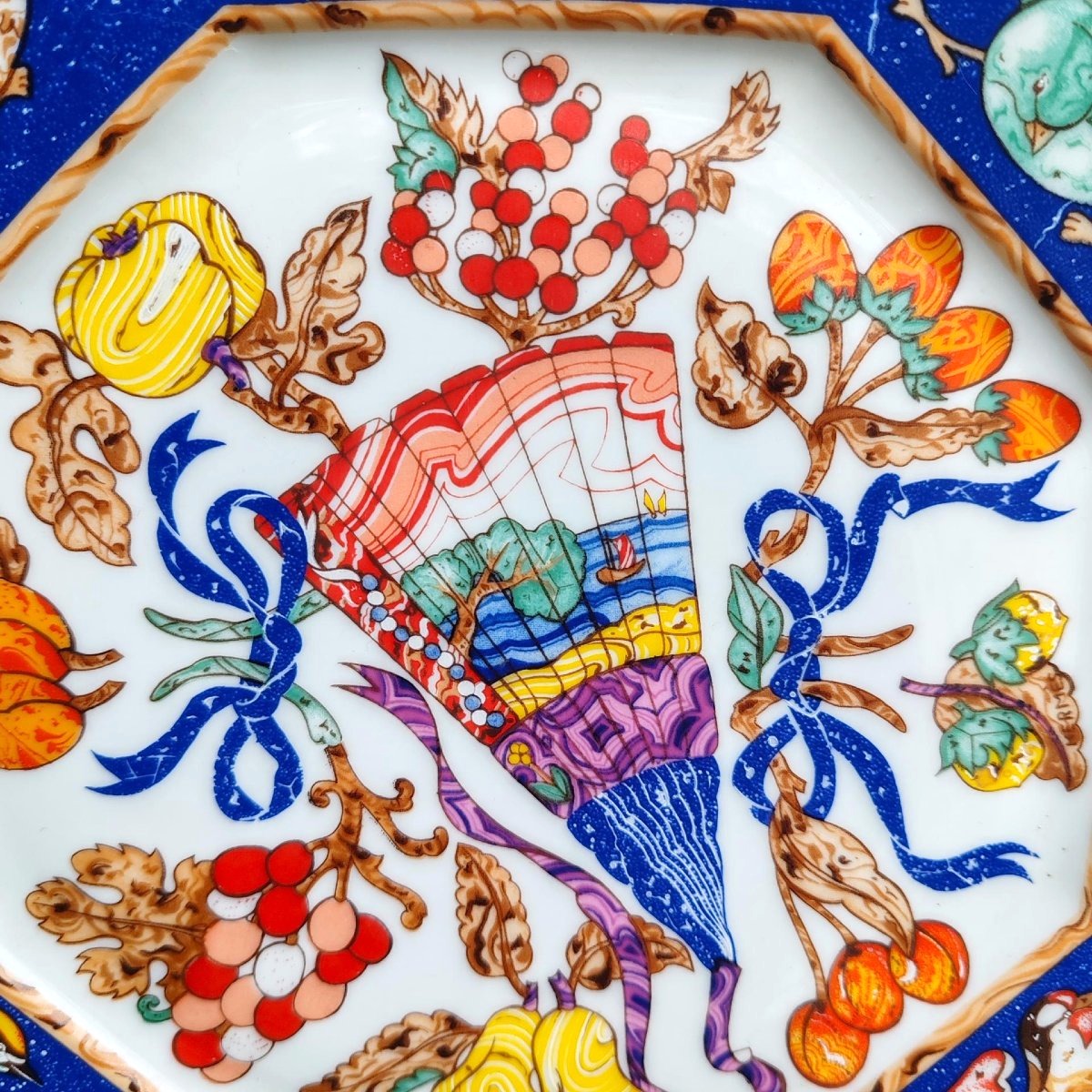 Hermès Paris Assiette porcelaine »Marqueterie de Pierres d’Orient et d’Occident » 1989-photo-3